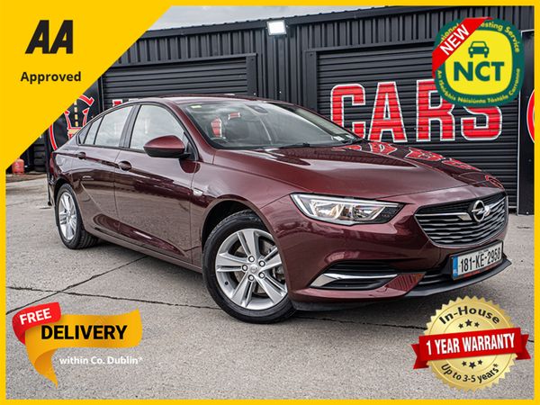 Opel Insignia Hatchback, Diesel, 2018, Red