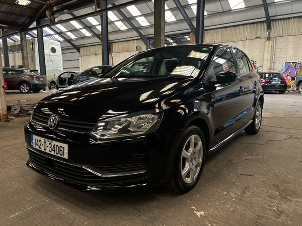 Volkswagen Polo Hatchback, Petrol, 2014, Black
