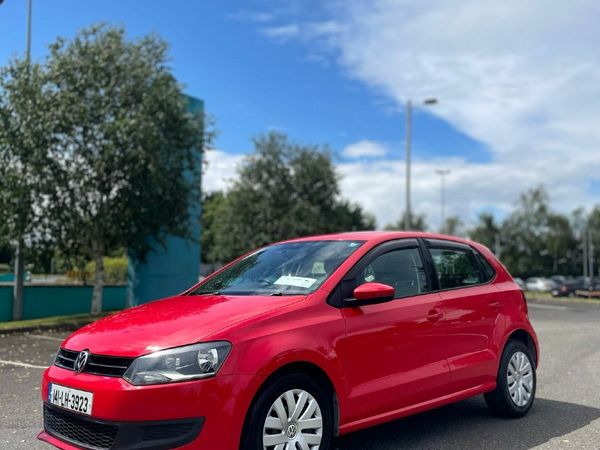 Volkswagen Polo Hatchback, Petrol, 2014, Red