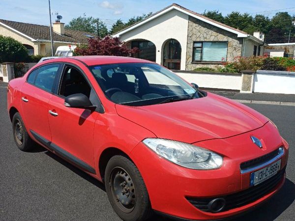 Renault Fluence Saloon, Diesel, 2013, Red