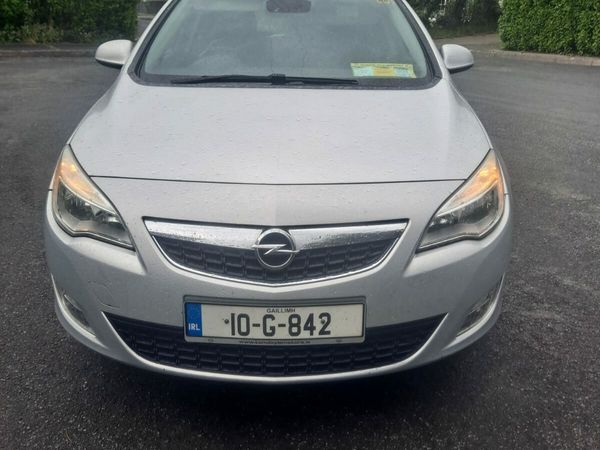 Opel Astra Hatchback, Diesel, 2010, Silver