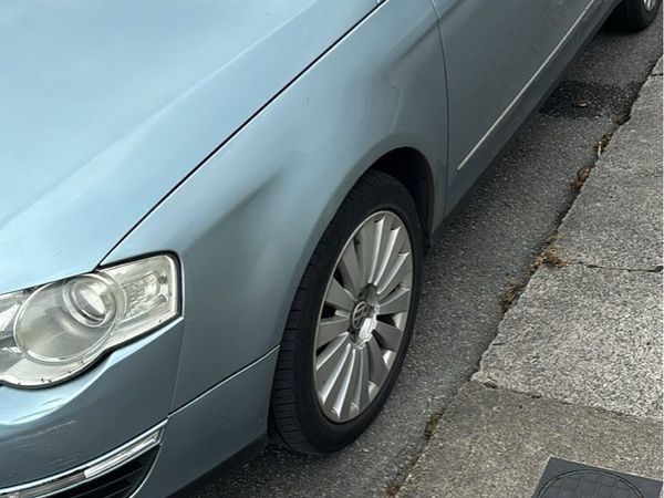 Volkswagen Passat Saloon, Diesel, 2009, Blue