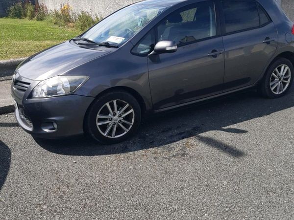 Toyota Auris Hatchback, Diesel, 2011, Grey