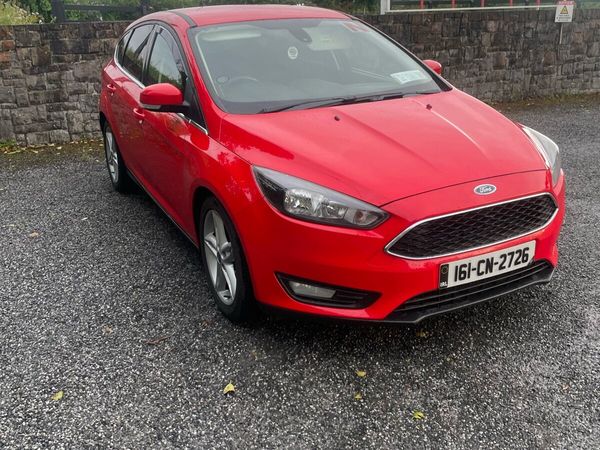 Ford Focus Hatchback, Petrol, 2016, Red