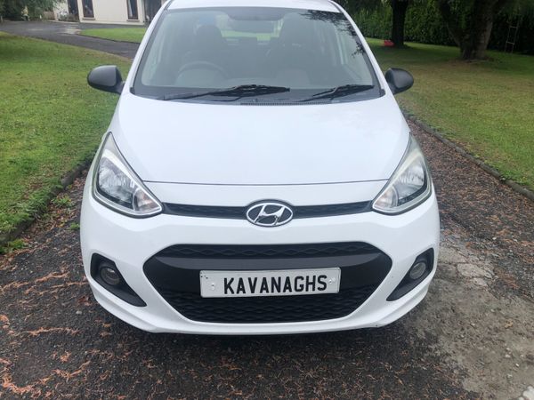 Hyundai i10 Hatchback, Petrol, 2014, White