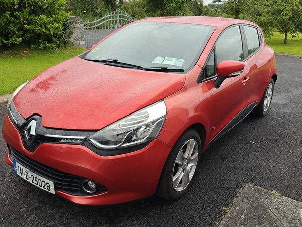Renault Clio Hatchback, Petrol, 2014, Red