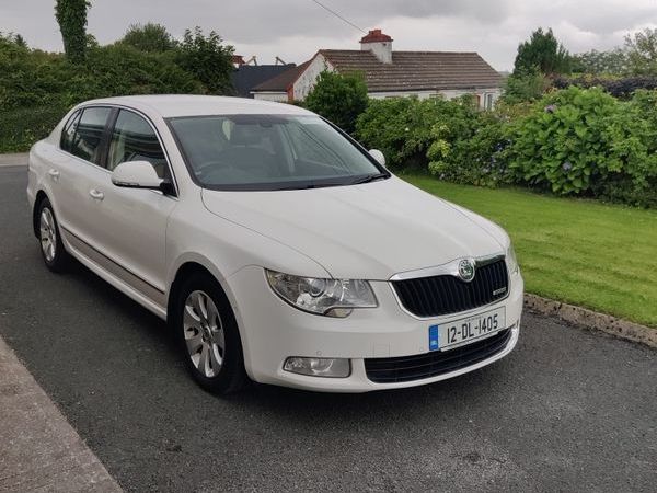 Skoda Superb Saloon, Diesel, 2012, White