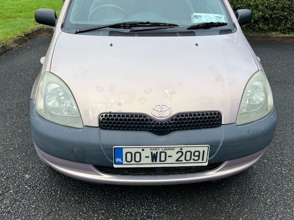 Toyota Yaris Hatchback, Petrol, 2000, Pink