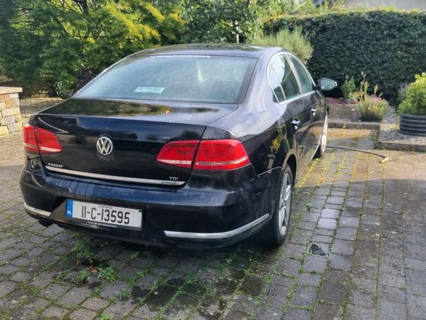 Volkswagen Passat Saloon, Diesel, 2011, Black