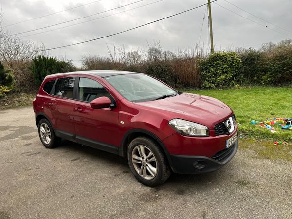 Nissan Qashqai+2 MPV, Diesel, 2012, Red