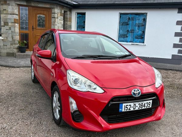 Toyota Aqua Hatchback, Petrol Hybrid, 2015, Red