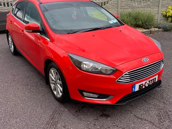 Ford Focus Hatchback, Diesel, 2016, Red