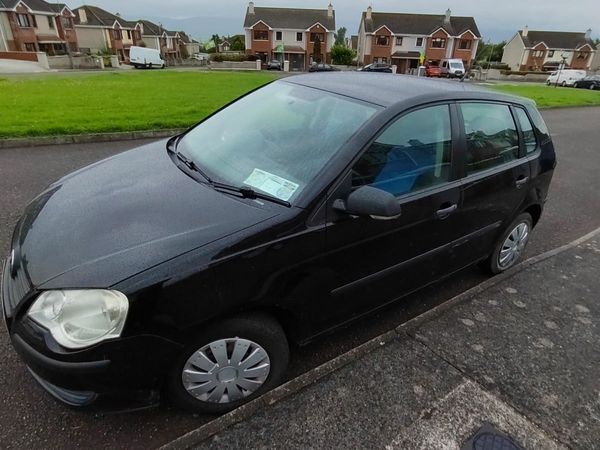 Volkswagen Polo Hatchback, Petrol, 2010, Black
