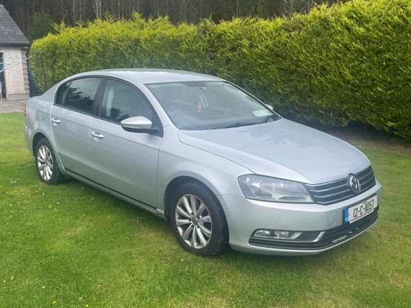 Volkswagen Passat Saloon, Diesel, 2012, Silver