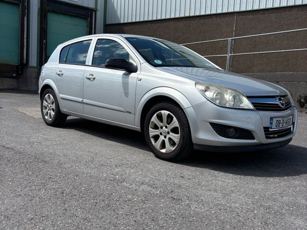 Opel Astra Hatchback, Petrol, 2008, Silver