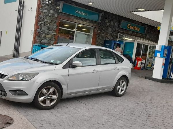 Ford Focus Hatchback, Petrol, 2008, Silver