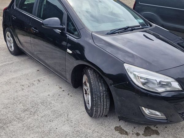 Opel Astra MPV, Diesel, 2012, Black