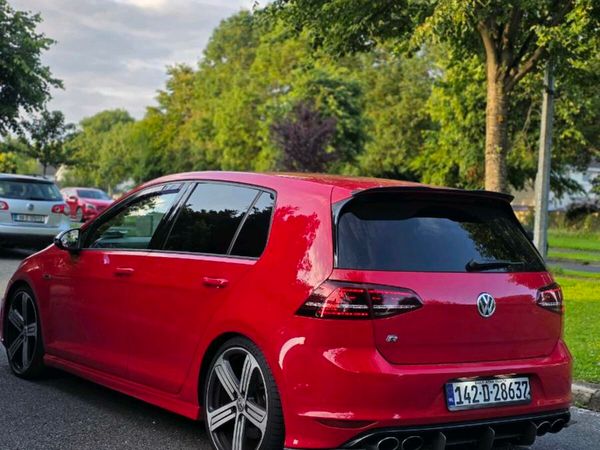 Volkswagen Golf Hatchback, Petrol, 2014, Red