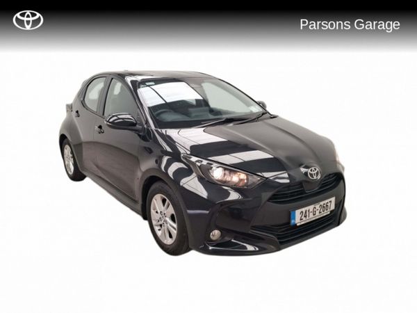 Toyota Yaris Hatchback, Petrol Hybrid, 2024, Black