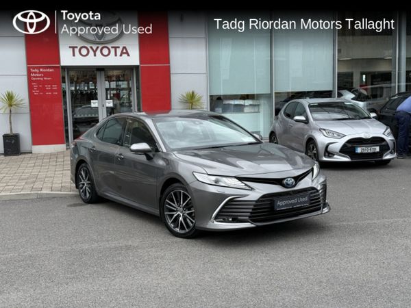 Toyota Camry Saloon, Petrol Hybrid, 2022, Silver