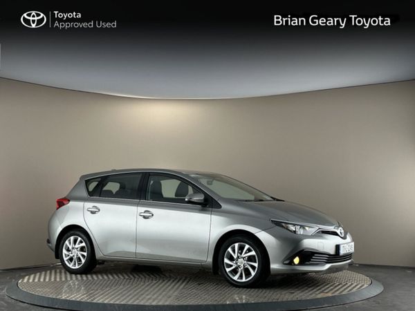 Toyota Auris Hatchback, Petrol, 2017, Grey