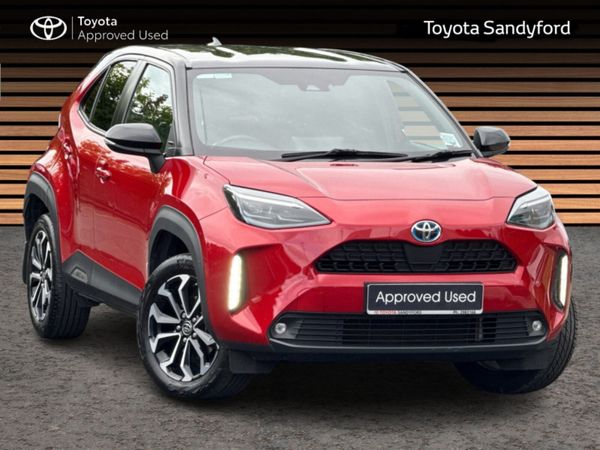 Toyota Yaris Cross Hatchback, Petrol Hybrid, 2022, Red