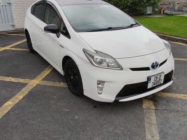 Toyota Prius Hatchback, Petrol Hybrid, 2013, White