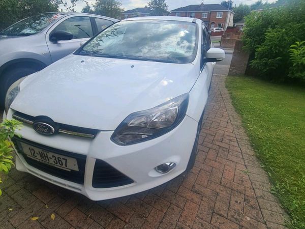Ford Focus Saloon, Diesel, 2012, White