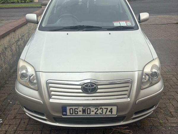 Toyota Avensis Saloon, Petrol, 2006, Silver