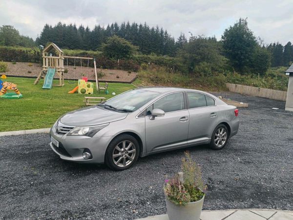 Toyota Avensis Saloon, Diesel, 2012, Grey