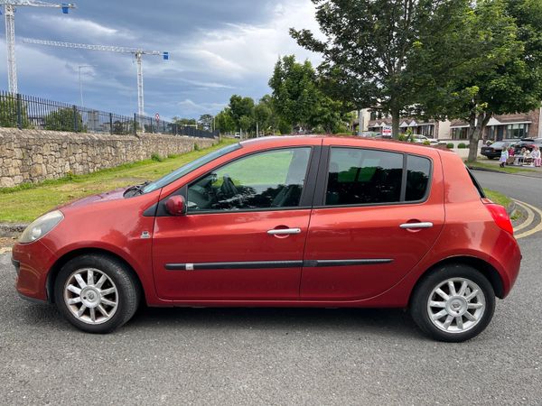 Renault Clio Hatchback, Petrol, 2007, Red