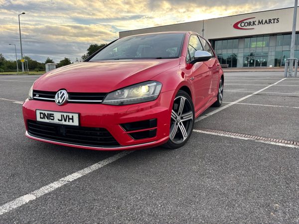 Volkswagen Golf Hatchback, Petrol, 2015, Red