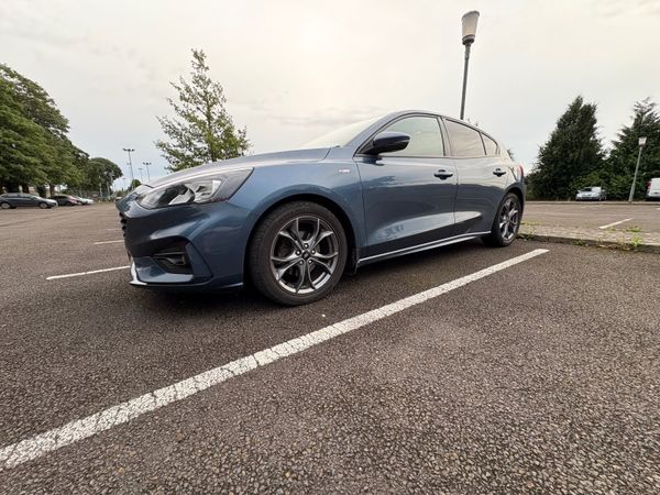 Ford Focus Hatchback, Diesel, 2021, Blue