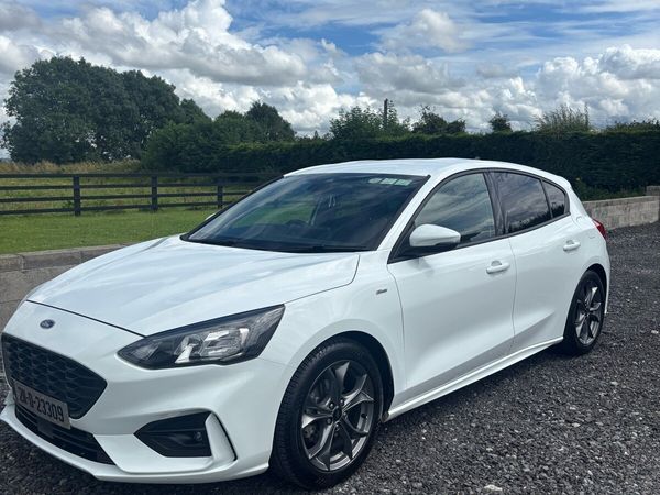 Ford Focus Hatchback, Diesel, 2021, White