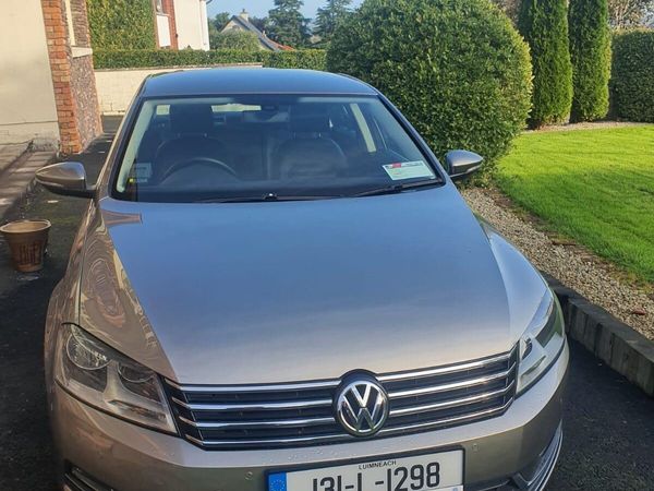 Volkswagen Passat Saloon, Petrol, 2013, Brown