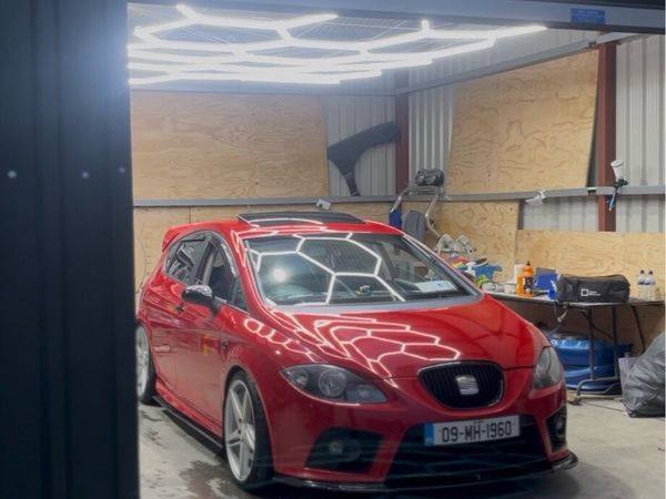 SEAT Leon Hatchback, Diesel, 2009, Red