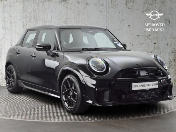 Mini Cooper Hatchback, Petrol, 2025, Black