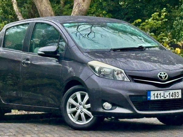 Toyota Yaris Hatchback, Petrol, 2014, Grey