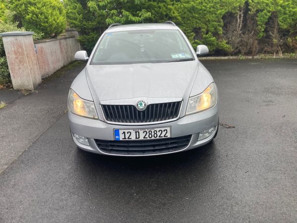 Skoda Octavia Estate, Diesel, 2012, Silver