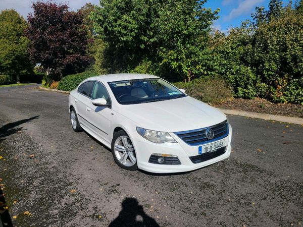 Volkswagen Passat Saloon, Diesel, 2010, White