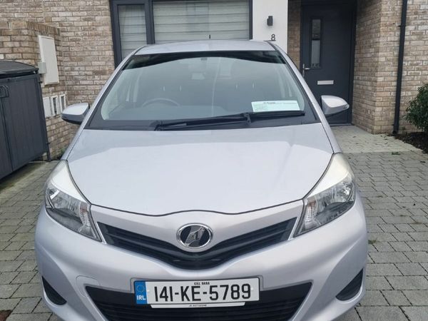Toyota Vitz Hatchback, Petrol, 2014, Silver