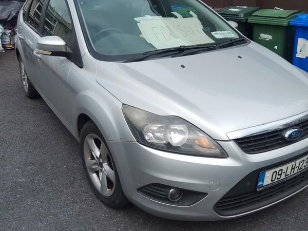 Ford Focus Hatchback, Petrol, 2009, Silver