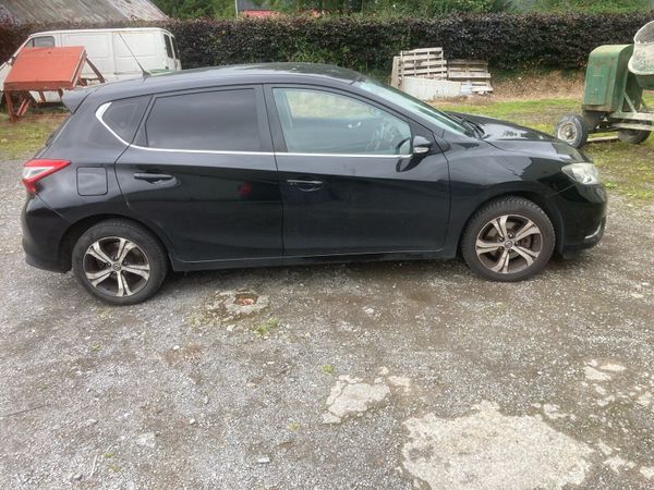Nissan Pulsar Hatchback, Petrol, 2015, Black