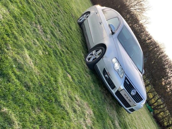 Volkswagen Passat Saloon, Diesel, 2009, Silver