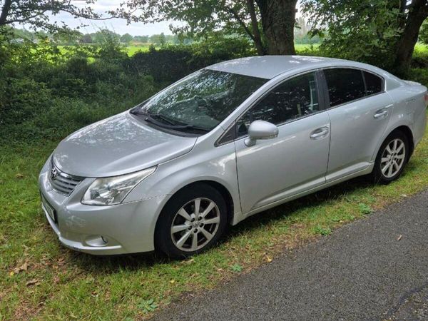 Toyota Avensis Saloon, Diesel, 2011, Silver