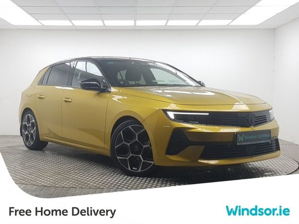 Opel Astra Hatchback, Petrol, 2024, Gold