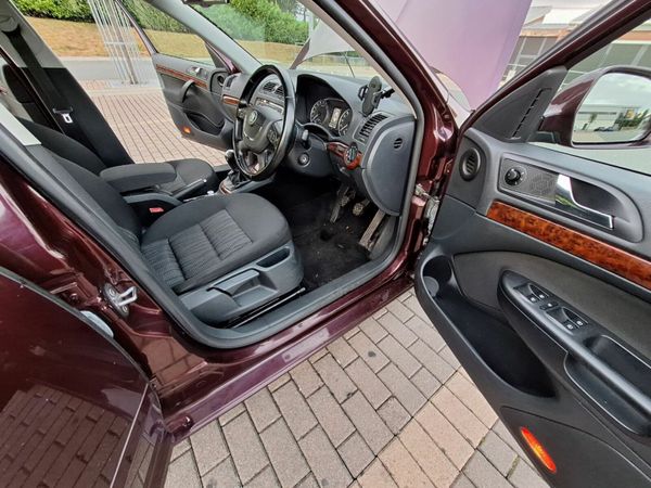 Skoda Octavia Hatchback, Diesel, 2010, Red