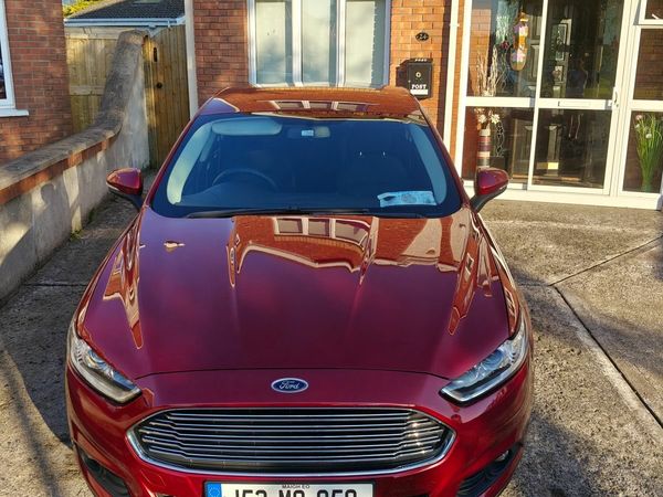 Ford Mondeo Hatchback, Diesel, 2015, Red