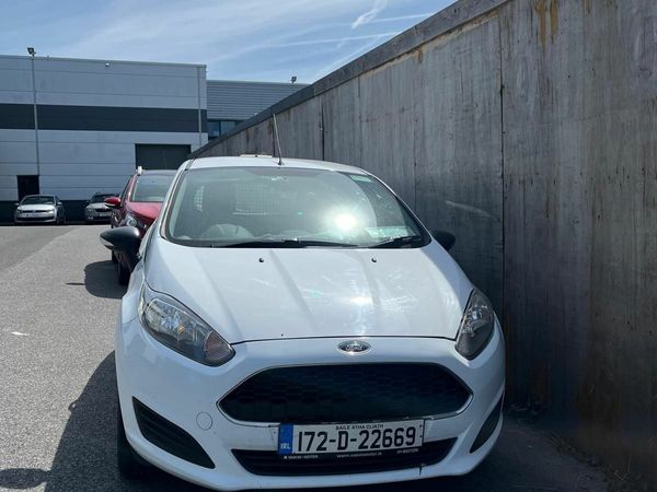 Ford Fiesta Hatchback, Diesel, 2017, White