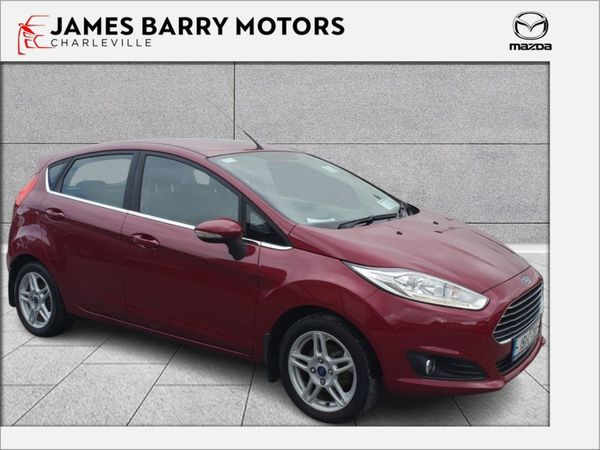 Ford Fiesta Hatchback, Petrol, 2015, Red